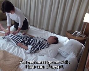 Japanese Hotel Massage Mature Masseuse gives Handjob