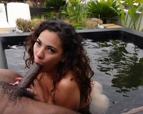 SLOPPY HOT TUB BLOWJOB