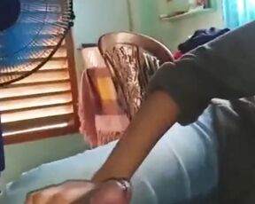 Srilankan Hot girlfriend handjob