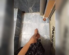 Hot Pakistani bhabhi fucked hard by her old school friend in their house after dirty talking and cum inside wet pussy...