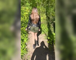 My 18 year old wife gives me a blowjob in the park, amateur