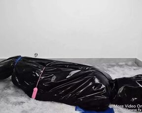 NANA Orgasm under the sweltering heat in a bright leather sleeping bag